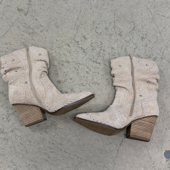 NWOT Cape Robbin Roya Rhinestone Suede Slouch Ankle Booties - Beige - Picture 10 of 12